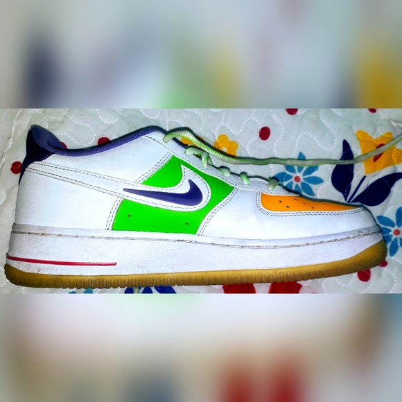 NIKE AIR FORCE 1 6.5Y = WOMEN'S 7.5-8 SPACE PURPLE - Picture 1 of 14